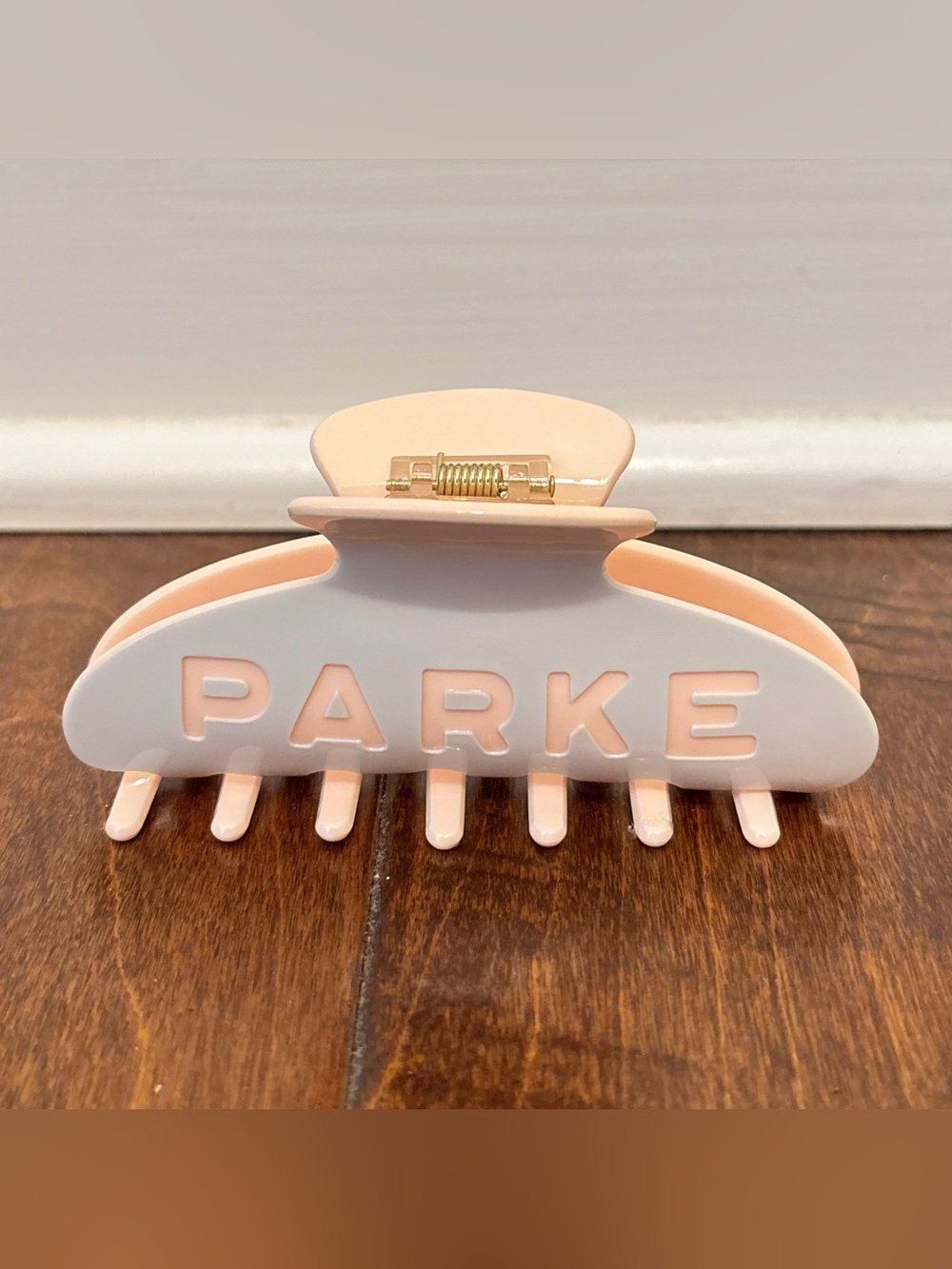 New Parke Claw Clip In Sprinkle - Picture 2 of 5
